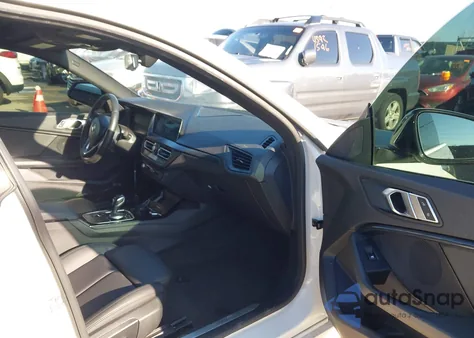 2021 BMW 228I Gran Coupe xDrive z USA, uszkodzony, nr VIN WBA73AK07M7J54031